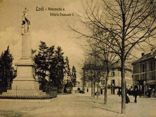 piazza castello.JPG